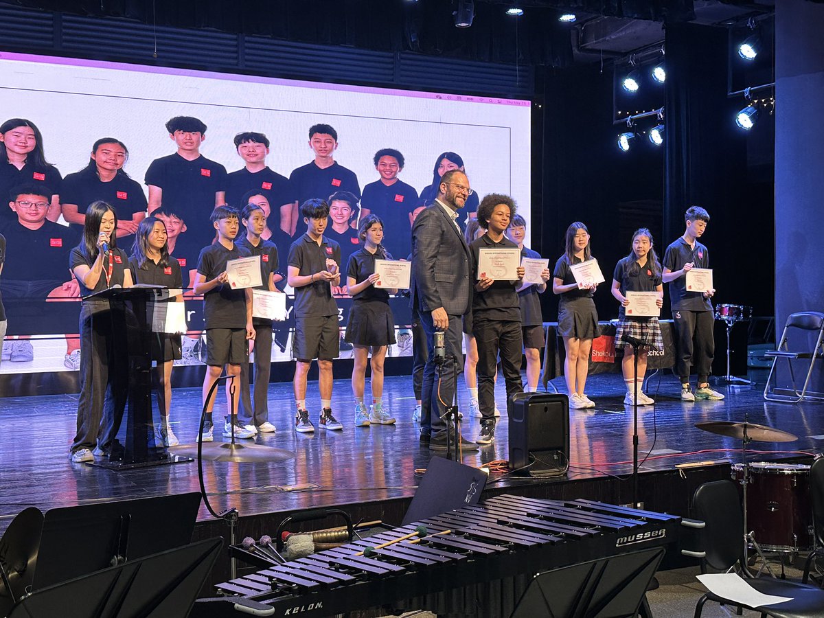 hkanabar's tweet photo. Great to be a Head of School and celebrate the many wonderful things that happen at the end of the year. Congratulations to our G8’s who will be in HS next year! #sisrocks #issedu #hoslife https://t.co/6KcIKHImxo
