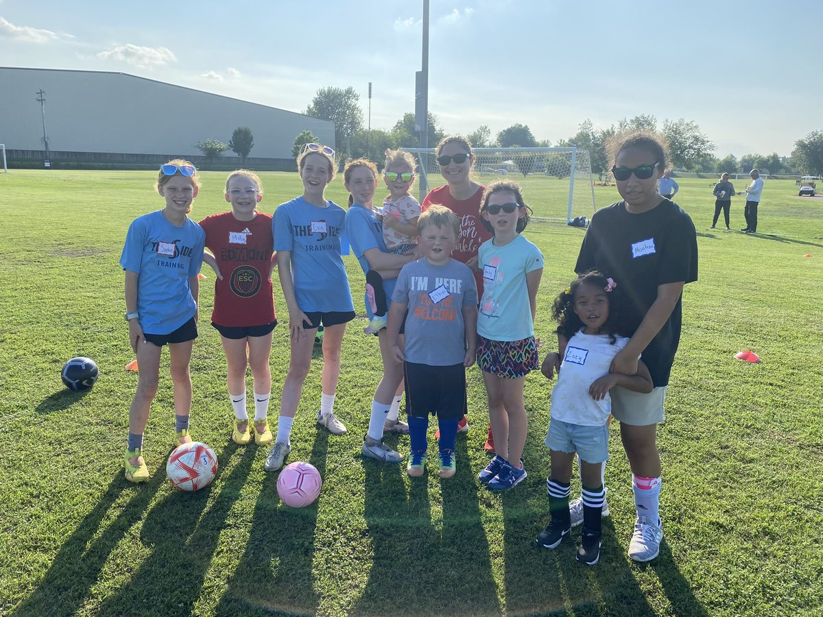 WSAOKCSoccer's tweet photo. Some of our OKC 2010 ECRL-NTX team coach for TOPSoccer, a program for children and adults with disabilities and exemplify our mission statement to “Serve others through sport by inspiring greatness, cultivating friendships, producing excellence, and empowering ambitious dreams.” https://t.co/by6auuksQ5