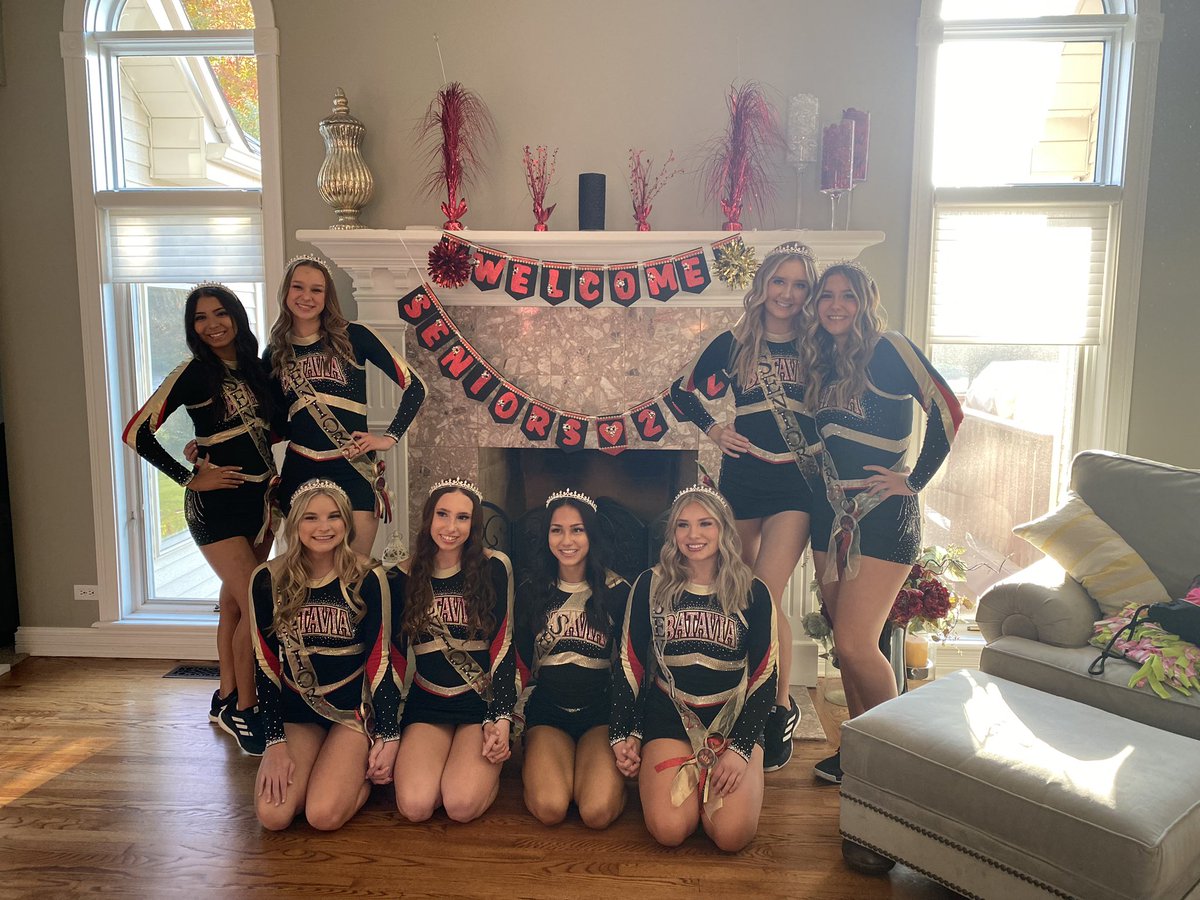 These dancers are now Batavia alumnae!!! Congratulations class of 2023!!!! We are so proud of you !!!