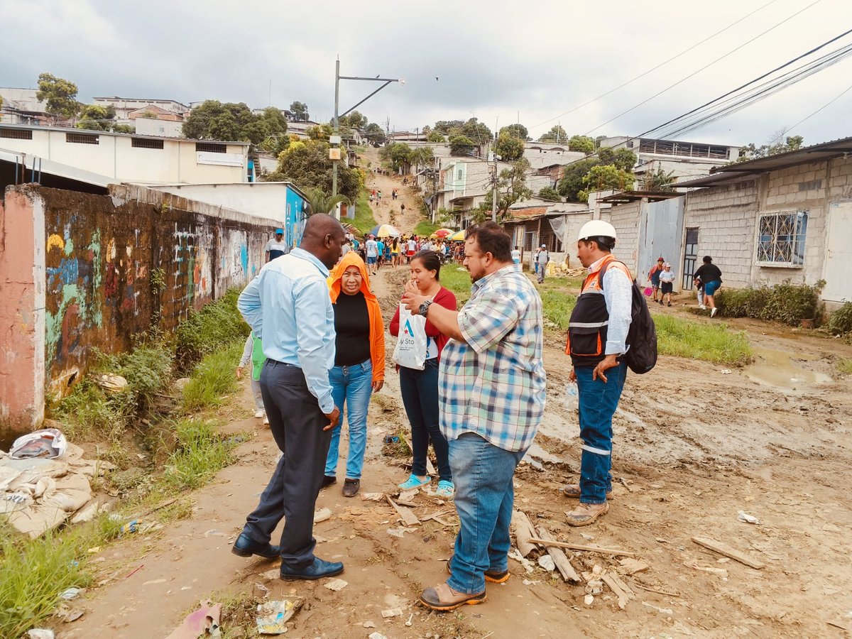 egiscaicedo's tweet photo. escuela Manuel Sandoval.
Gracias a la autorización del alcalde Aquiles Álvarez el contratista la próxima semana intervendrá estas calles de manera urgente.
Muy pronto el sector quedará como lo han anhelado.

Egis Caicedo, el sociólogo tu amigo de siempre. https://t.co/UEUNBNteh5