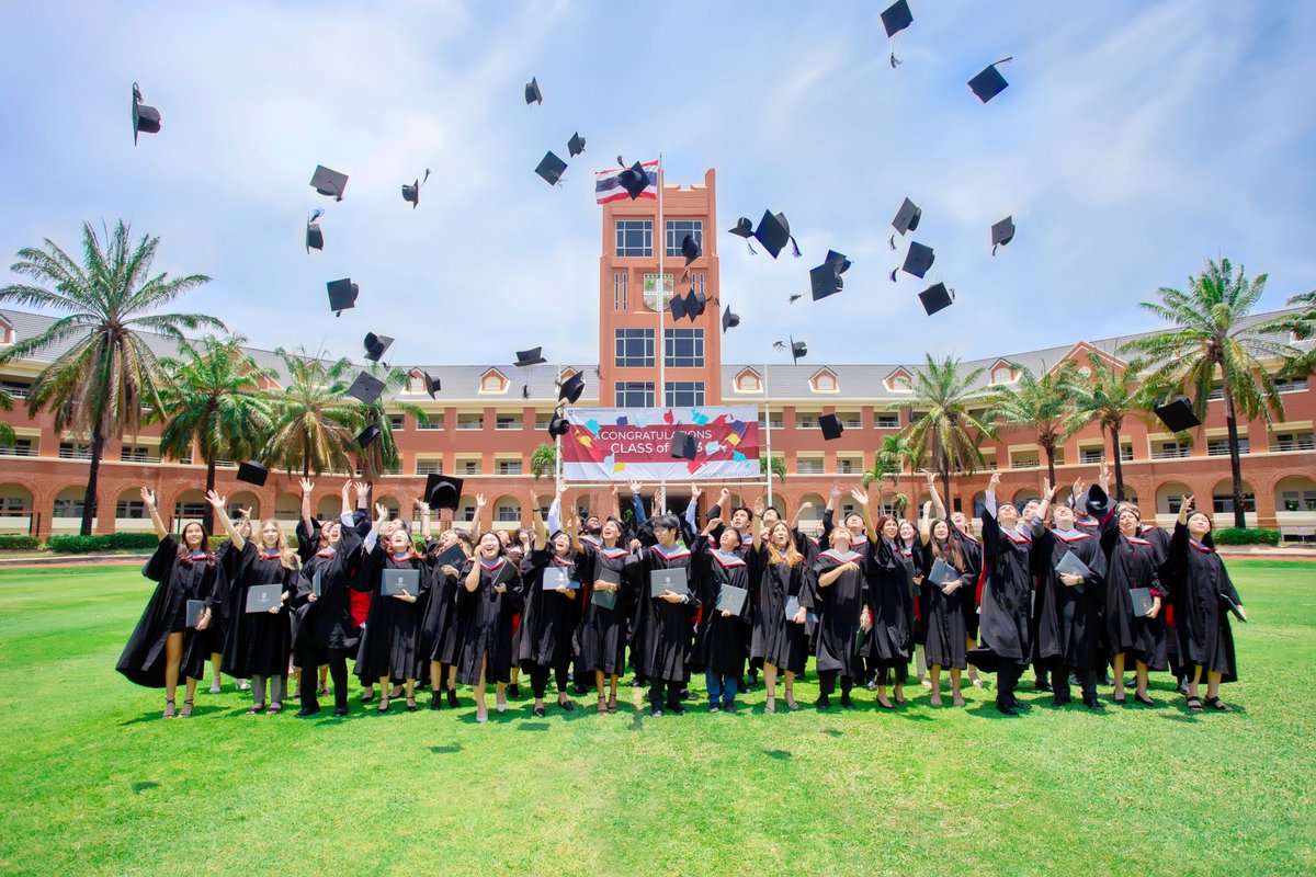RegentsSchool's tweet image. Congratulations to our wonderful Class of 2023. We will miss you all but wish you happiness and success for the future. We know you will seize every chance to learn and grow, and make a positive impact on the world. Your future is bright!
#GoRISP #ClassOf2023 #Graduation