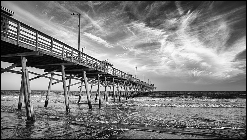 Bogue Inlet Pier in Black and White
Get it at bob-decker.pixels.com/featured/bogue…

#AYearForArt #BuyIntoArt #fishingpier #blackandwhite #EmeraldIsle #NorthCarolina #fineart #wallart #blackandwhitephotography #art #seascape #beachvibes #CrystalCoast #PhotographyisArt