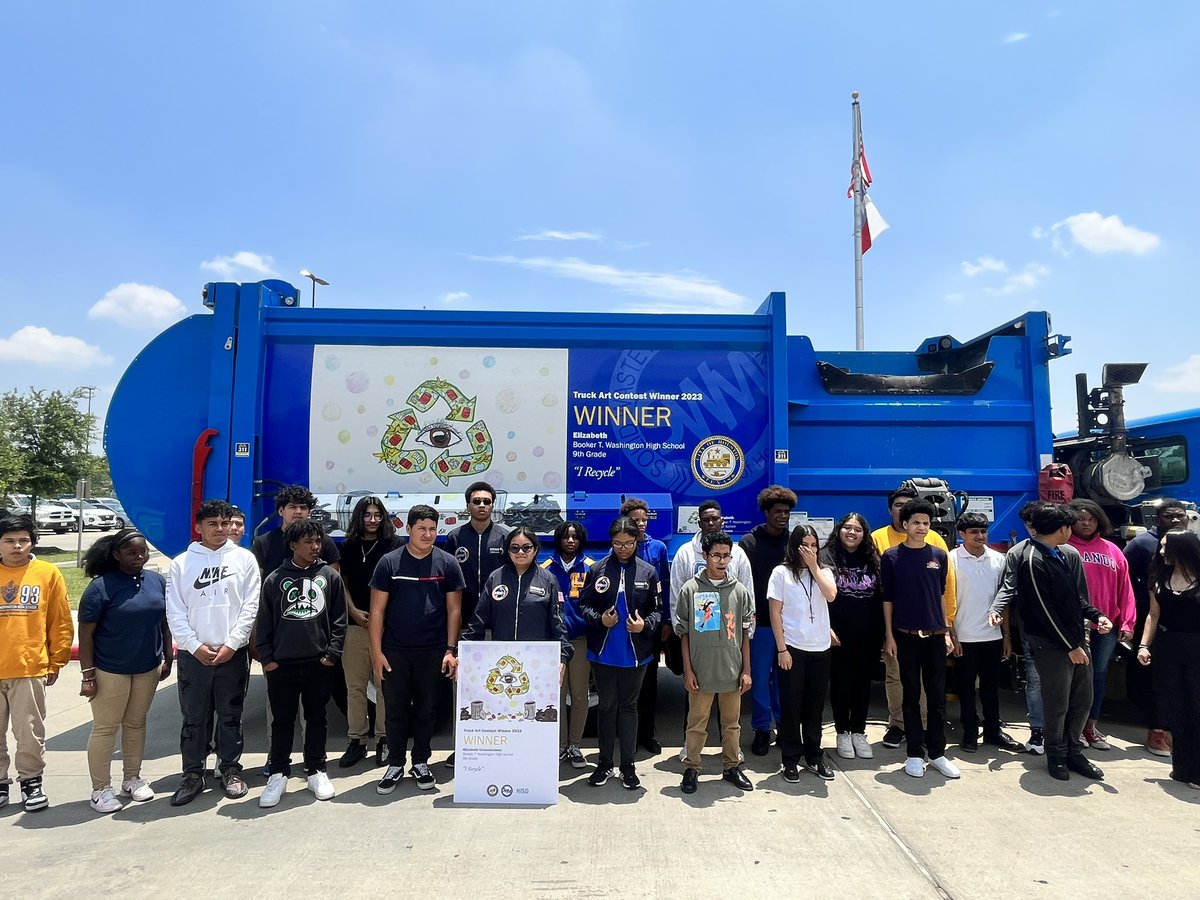 Artsdriven's tweet photo. Shout out to one of my amazing artists Elizabeth C. for winning 1st place in the Art Truck competition sponsored by City of Houston Solid Waste Department & HISD! #SuccessTheWashingtonWay!@_cphilli2 @HoustonTX @SylvesterTurner @HISDSupe @BTW_Houston https://t.co/G2x0AxZIHO