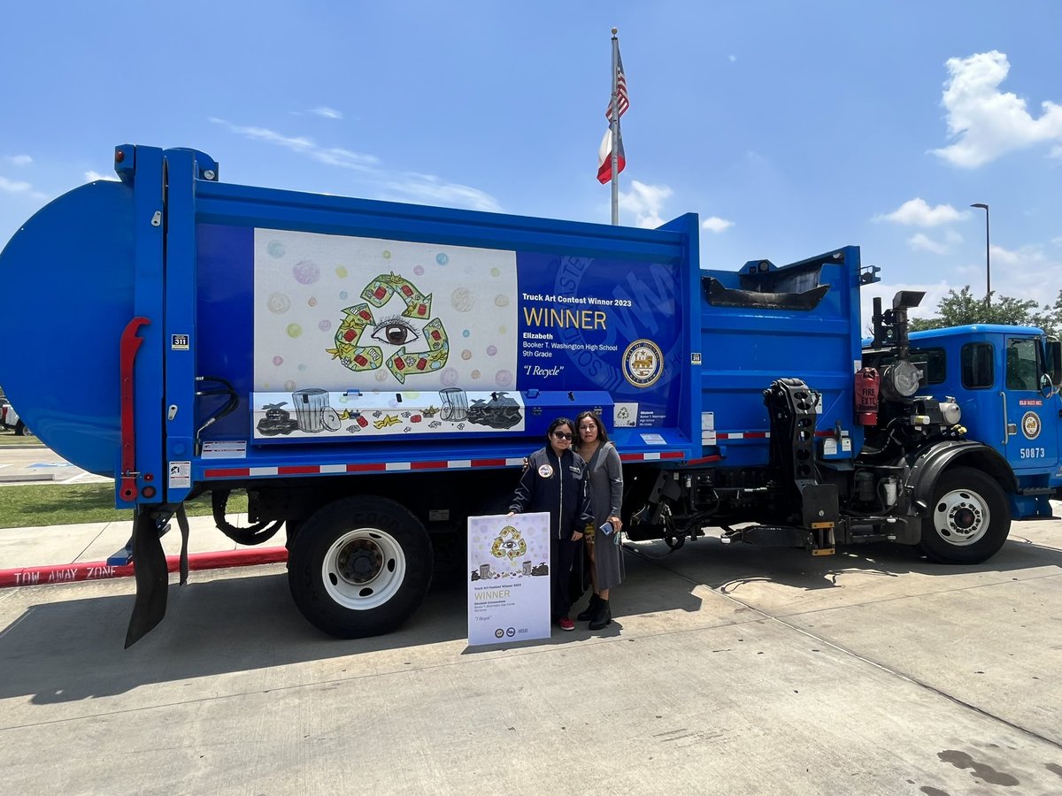 Artsdriven's tweet photo. Shout out to one of my amazing artists Elizabeth C. for winning 1st place in the Art Truck competition sponsored by City of Houston Solid Waste Department & HISD! #SuccessTheWashingtonWay!@_cphilli2 @HoustonTX @SylvesterTurner @HISDSupe @BTW_Houston https://t.co/G2x0AxZIHO