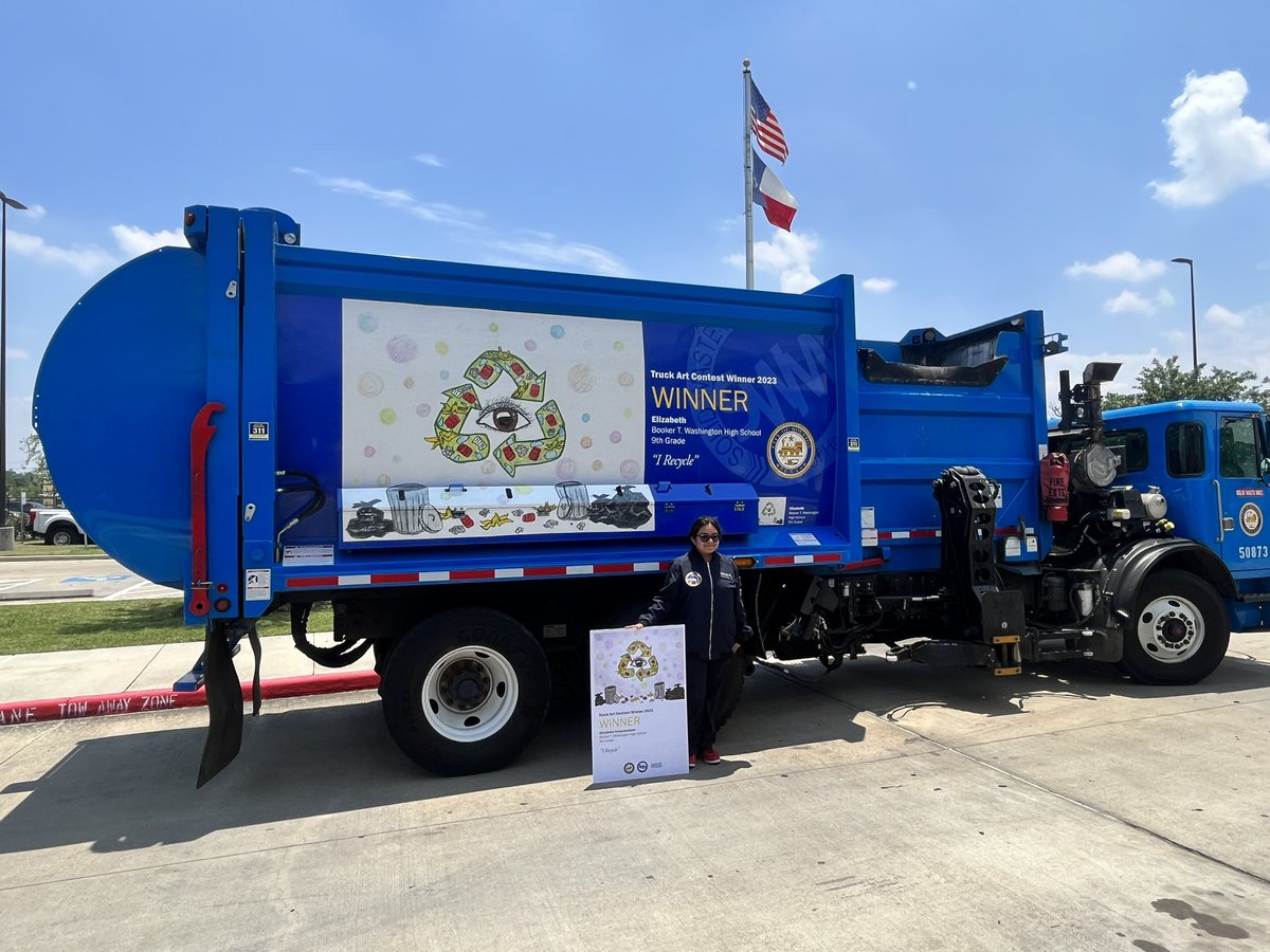 Artsdriven's tweet photo. Shout out to one of my amazing artists Elizabeth C. for winning 1st place in the Art Truck competition sponsored by City of Houston Solid Waste Department & HISD! #SuccessTheWashingtonWay!@_cphilli2 @HoustonTX @SylvesterTurner @HISDSupe @BTW_Houston https://t.co/G2x0AxZIHO