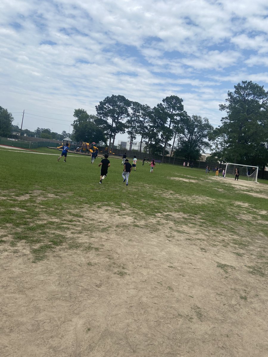 texasmaestramsg's tweet photo. Just 2 second grade teachers playing soccer with their kids before the school year ends. 😅 According to one of the kids, we are both team captains because we are the old ones. 🙃 @msjfunes @HumbleISD_HE #countdowntosummer #extrarecess https://t.co/vnDJUkeWGx