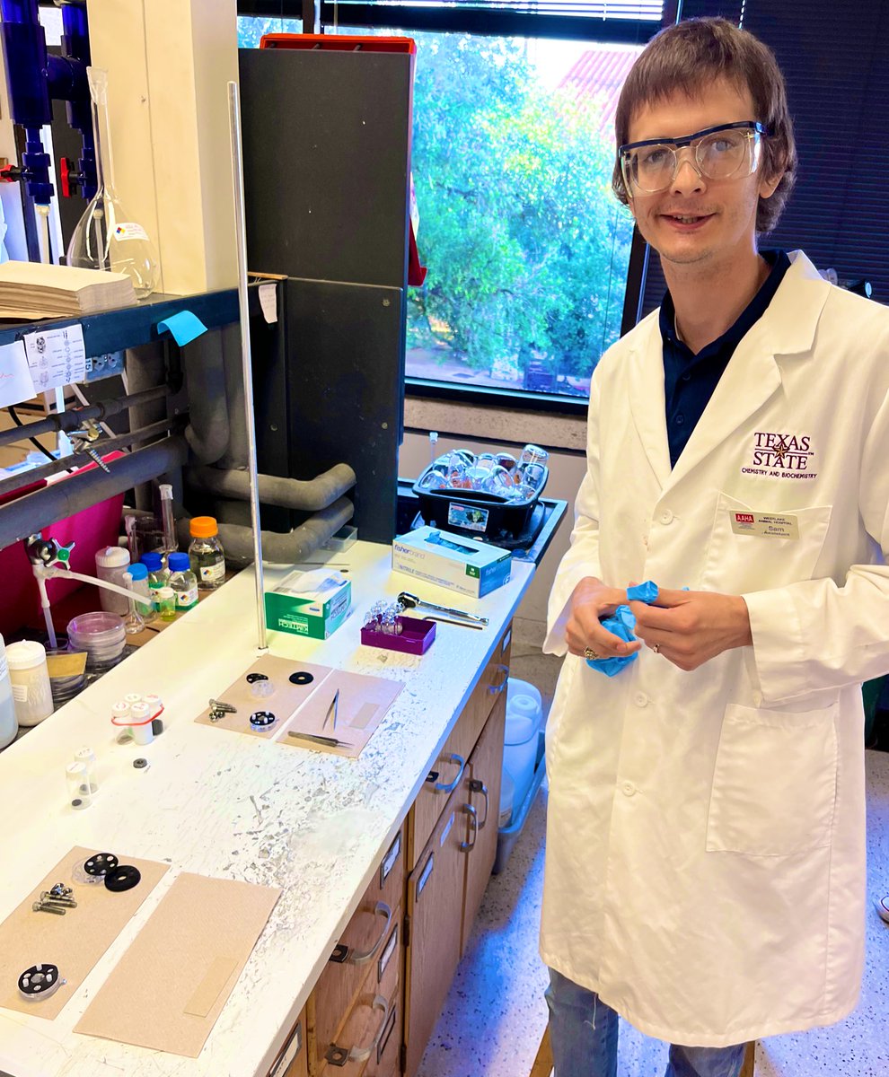 kdamp's tweet photo. I donned a @txst lab coat, and spent the morning being amazed by our chem students and their professor, Chris Rhodes. Sam Kimmel taught me how to make a rechargeable battery using material readily available in the USA. Other students are creating hydrogen for an energy source.🐾 https://t.co/w4Kmr3Qvl8