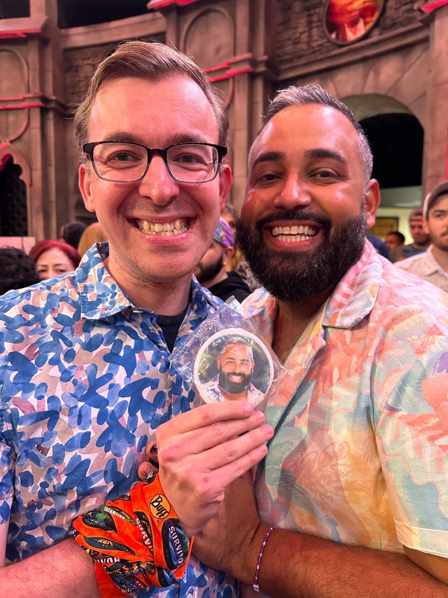 PurpleRockMark's tweet photo. That time I met a millionaire. Congrats Yam Yam! #Survivor #SurvivorPRP https://t.co/uqv7AAXzKQ