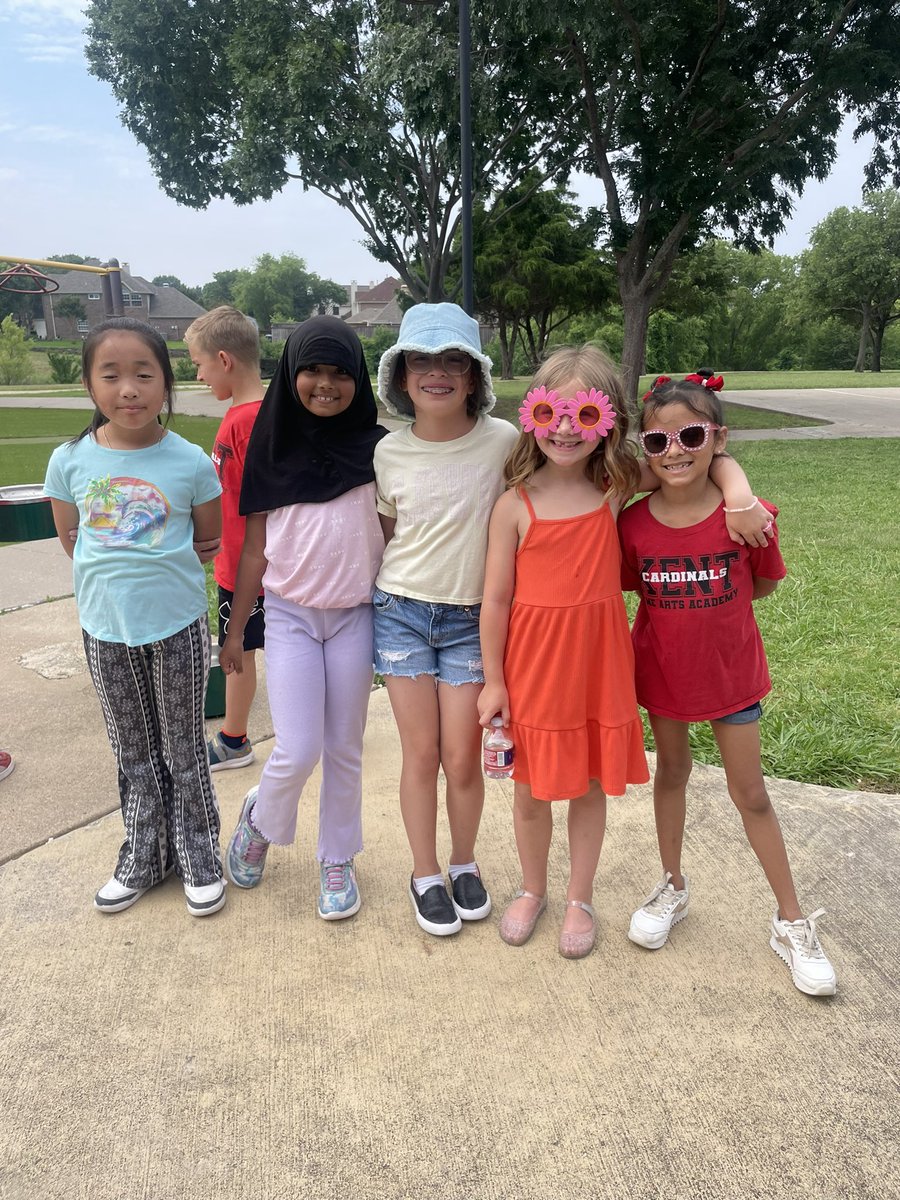 Laura L'Huillier Frazier tweet media