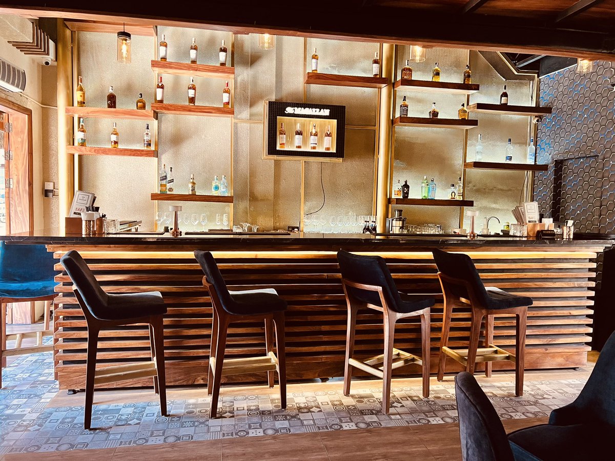 VInteriorsLtd1's tweet photo. At V Interiors, we believe that every space has its own story. Let us help you tell yours! Our designs are inspired by your story and we create spaces that reflect your journey. #VInteriors #EverySpaceHasAStory #InspiredDesigns #ReflectYourJourney #DesignsWithMeaning https://t.co/aHmIwKG7Fe