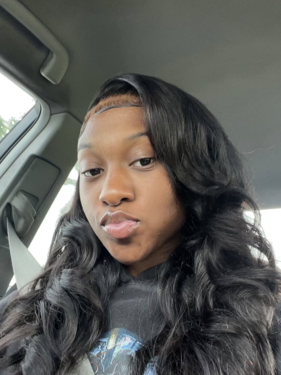 _brixnaaa's tweet image. i love camera selfies 😭😍