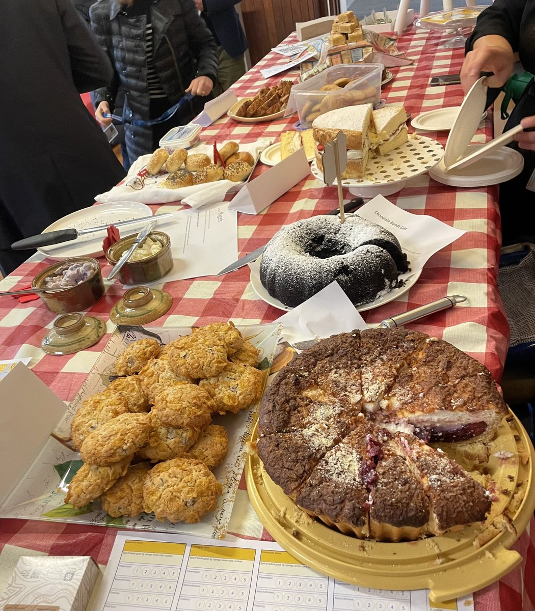 MelBruorton's tweet photo. Today in the Faculty of Arts here at @UniMelb  we were treated to a baking competition in support of Australia’s Biggest Morning Tea. Yum! So far we have raised almost $600 for the Cancer Council. #biggestmorningtea https://t.co/19CNOhQGlY