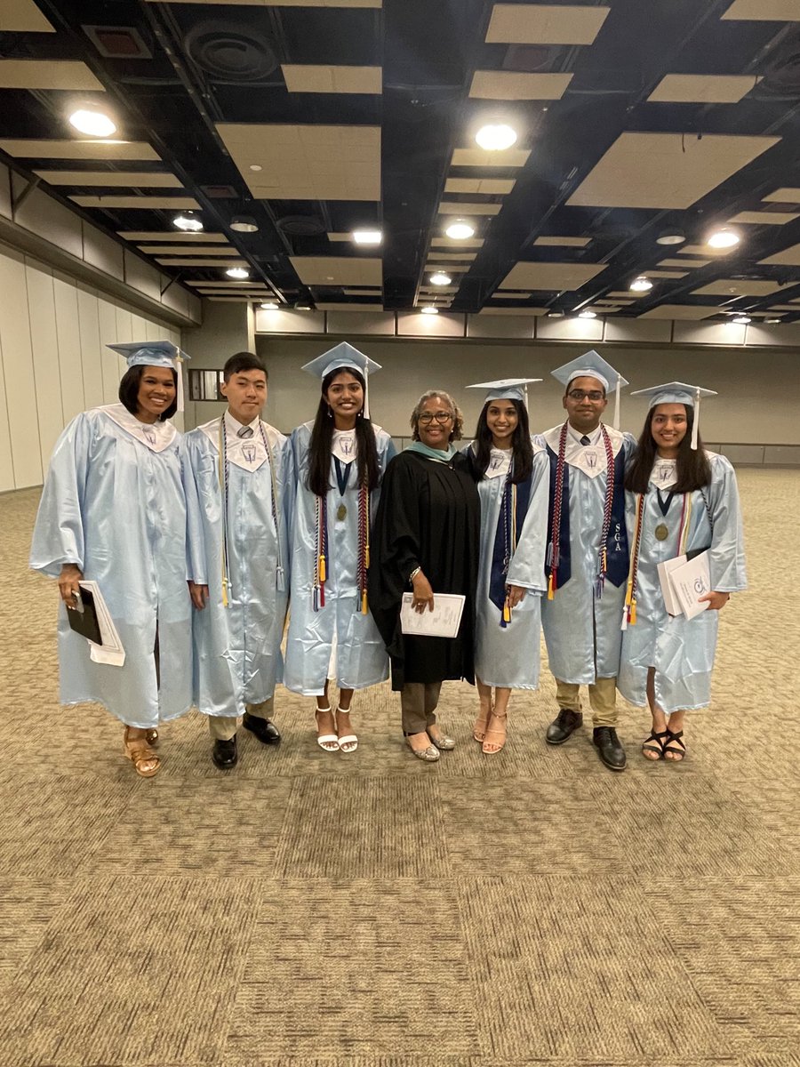 emjemison's tweet photo. Graduates 🎓 so very proud of all of these great students. I learn so much from them each day and I am grateful to have been a part of watching them grow up and become critical thinkers; I know great things awaits them! Jets jets jets https://t.co/DKIZerNMdt