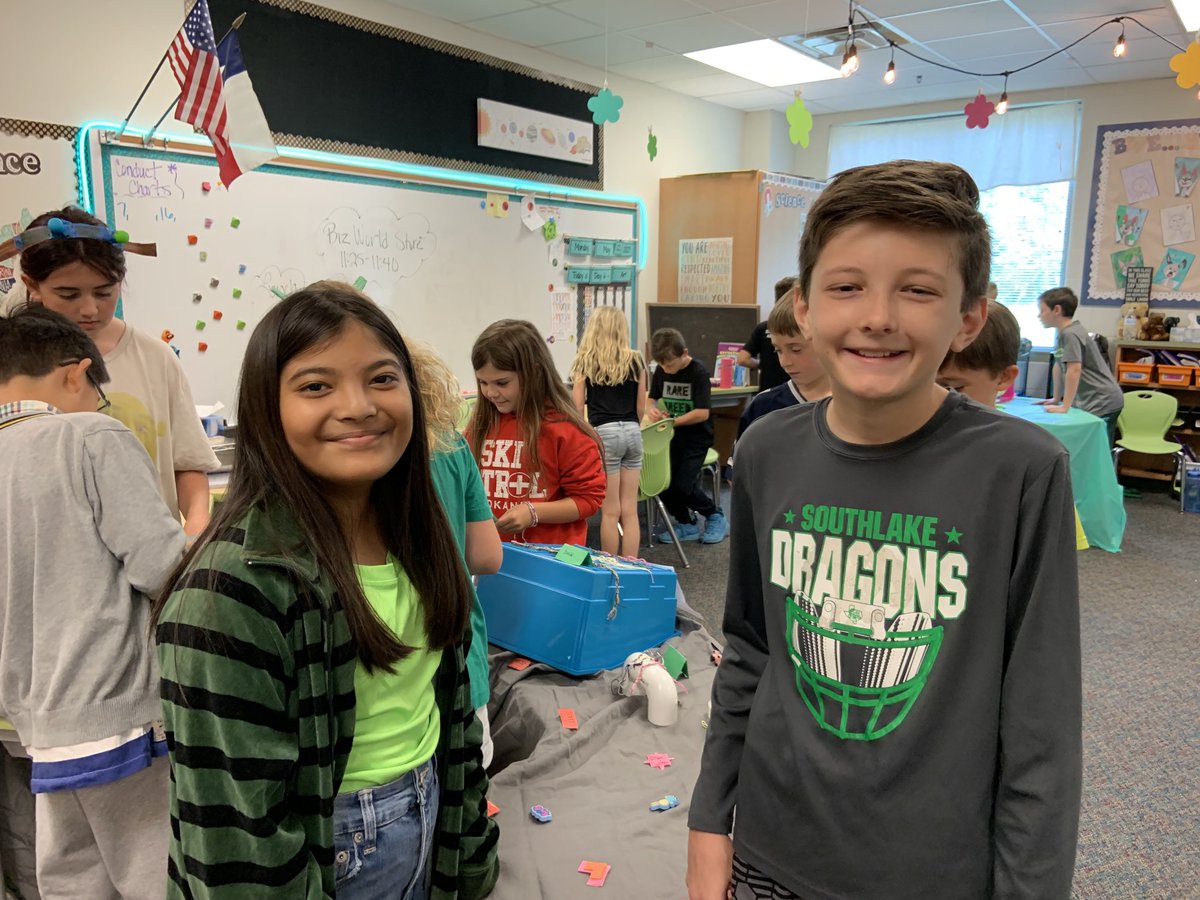 #BizWorld experience was a success. 3rd Grade shopped at 4th “stores” and had fun at the same time. #InspireExcellence ⁦<a href="/WGESdragons/">Walnut Grove ES</a>⁩ ⁦<a href="/kleimankids/">Mrs. Kleiman</a>⁩