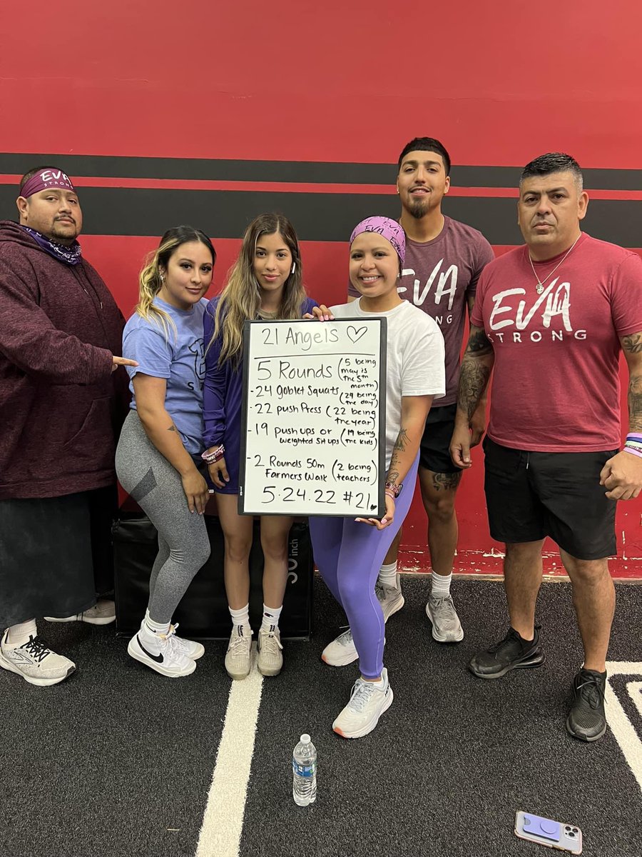 JestinyEM's tweet photo. Challenge accepted! @addy_celeste Totally out of my element! But I did if for the 21 👼❤️always thinking about Uvalde families ❤️  #UvaldeAngels #EvaStrong https://t.co/44Hr5K4tkV