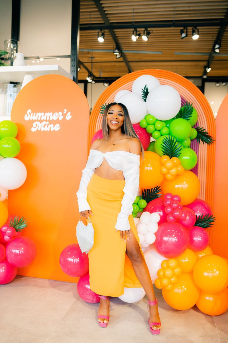 Shayyy_Fierce's tweet photo. she say she ready for summer. https://t.co/EAD7kt17CO