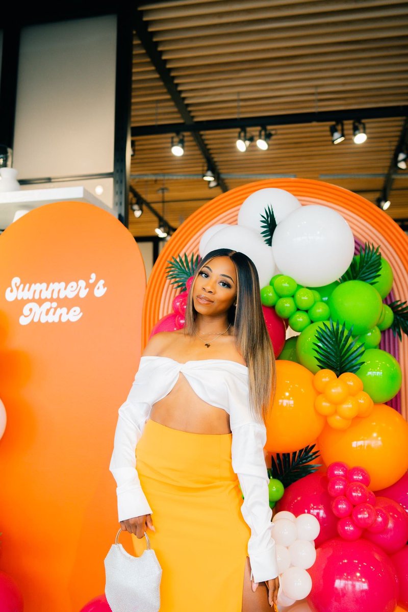 Shayyy_Fierce's tweet photo. she say she ready for summer. https://t.co/EAD7kt17CO