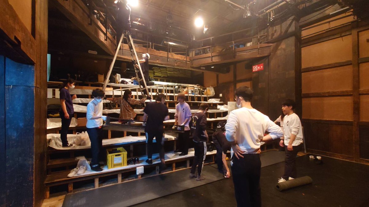 cue_dot_9's tweet photo. 広報Qです🙇‍♂️

本日いよいよ小屋入りでございます！！
朝早くからお疲れ様です👏
ハードな一日になりそうですがみなさん頑張りましょー🕺💃

#cuedot #舞台さよなら人類
#演劇 #舞台 #ザムザ阿佐谷 https://t.co/LidU9nfuSo