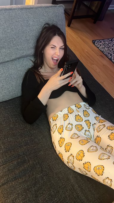 Guys allez voir mon nouveau tiktok !! Vous pourrez voir mes moves !  Liens dans la bio  #TikTokgirl #video<a href="/tag/video"class="tags"><span>#video</span></a><a href="/tag/dance"class="tags"><span>#dance</span></a><a href="/tag/tiktokgirl"class="tags"><span>#tiktokgirl</span></a>