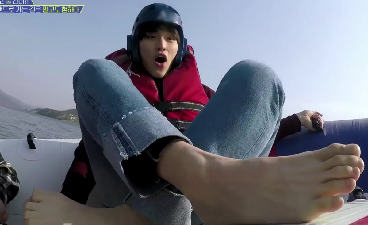 Kpop male feet on Twitter: