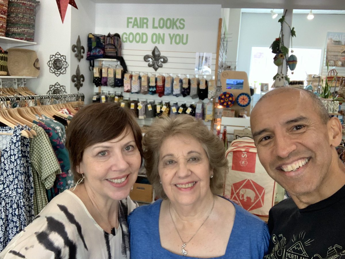 ZeeBeeMarket's tweet photo. Cheryl & I had a wonderful visit w/a former colleague today! Toni has been enjoying retirement for a few years. It was great to catch up. We don’t miss our corporate jobs, we miss the people & friendships ✨🙏🏽
#zeebeemarket #smallbusinessowner #formercolleagues #ILoveMyJob https://t.co/lTJLdaAcC4