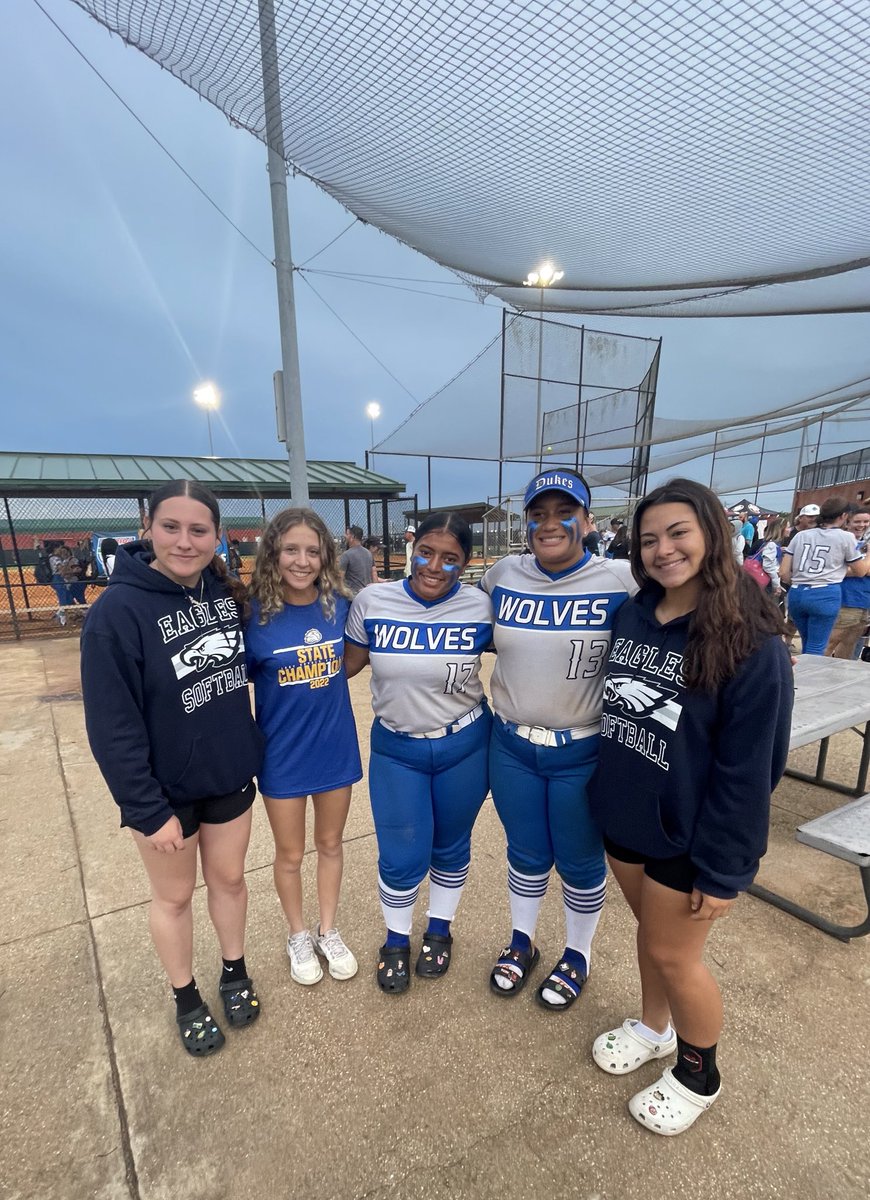 bellabrown2025's tweet photo. Supporting our Duke sisters at states! So proud of you @OreallysB2024 @ChristinaO2024! Championship tomorrow 🤩 @ladydukescf @TopPreps @FHSAA https://t.co/bhG4pRgyMz