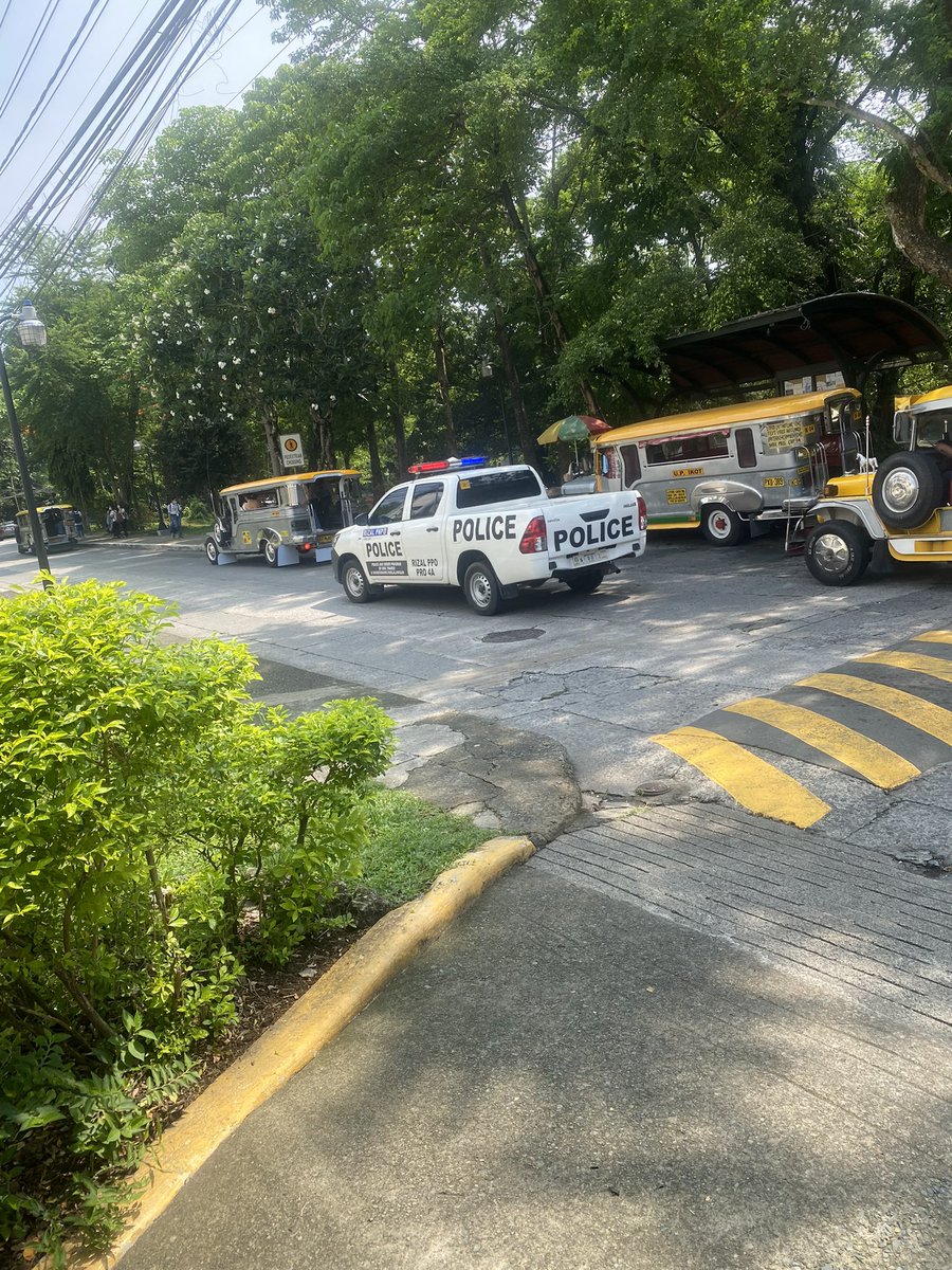 Police mobile freely roaming around the campus while we have UP-DILG Accord is a threat to our campus safety and security. PNP has no place in our campus and the UPD admin should not tolerate nor allow them, regardless of intention, to enter the campus. #DefendUP