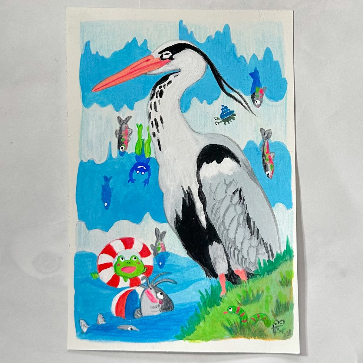 『アオサギと楽しい仲間たち』（エサじゃありません🐸）今回は初めてアクリルガッシュ＋色鉛筆で作成です。ちなみに2枚目は片付けてから写真のためにカッコつけて再びわざわざ画材を並べました✨ https://t.co/lBLZKPboD6