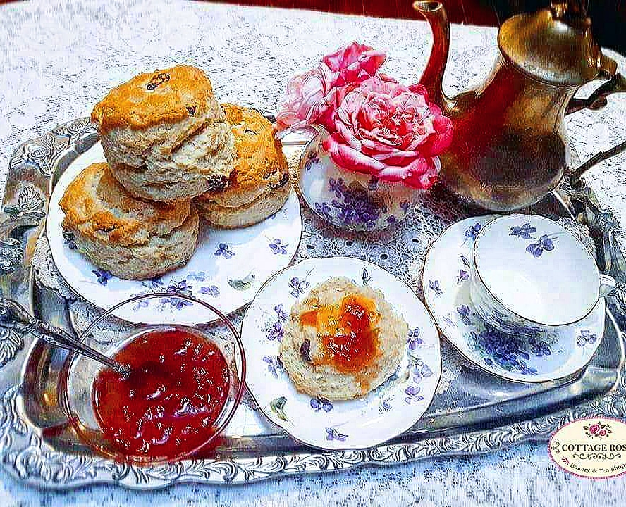 Cottagerose08's tweet photo. Homemade scones and rose petal jam, perfect with cream tea🌹🌸🍪
#creamtea #rosejam #homemade #scone https://t.co/pONbZt0W83