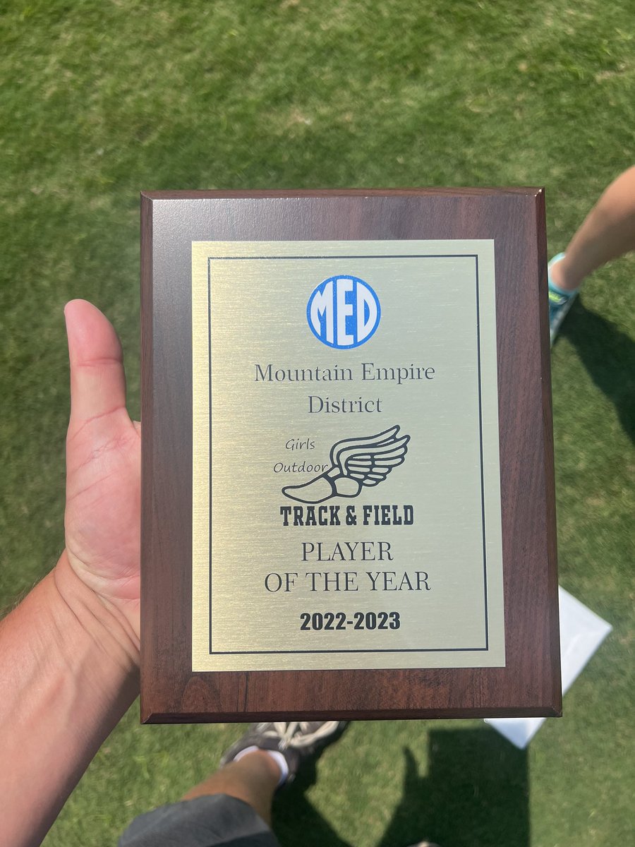 Today Auburn Eagle Stacy Lewis was presented the Moutain Empire District Athlete of the Year Award after scoring 46 points during the MED Track Meet last week.   

🏃‍♀️200m 1st
🏃‍♀️ 400m 1st
🏃‍♀️ 800m 2nd
🏃‍♀️ Long 1st
🏃‍♀️ Triple 2nd
Total 46 points 

#TrackAthleteOfTheYear