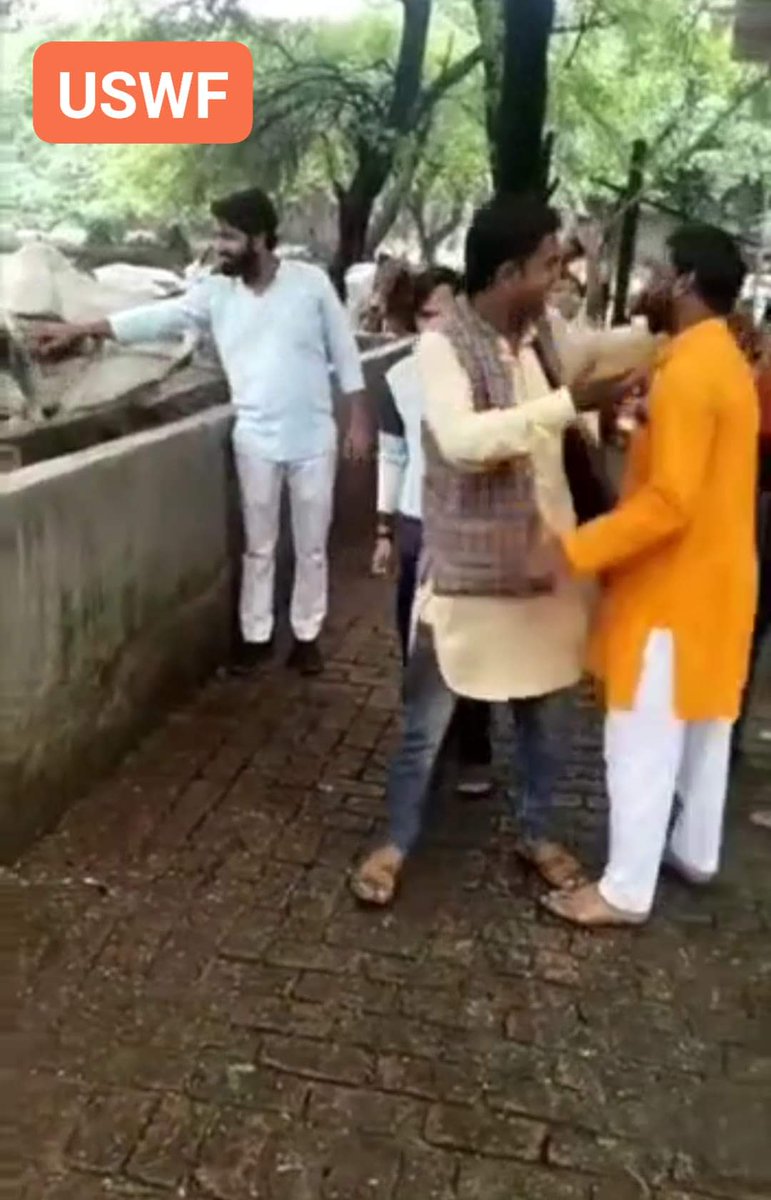 UswfNgo's tweet photo. आगरा जिले के फाउंड्री नगर में स्थित गौशाला में गाओ के लिऐ चारा खिलाया गाओ के लिए समय निकाल कर जरूर जाना चहिए बही साथ मैं रहे धीरज सिकरवार जी धर्मेश चौहान जी गौरव बघेल जी आदि एनजीओ के मेम्बर रहे, #uddeshya_ek_seva_welfare_foundation #ngoagra #donate #up #agrango #UWSF #help #agra https://t.co/TnrXxuymoM