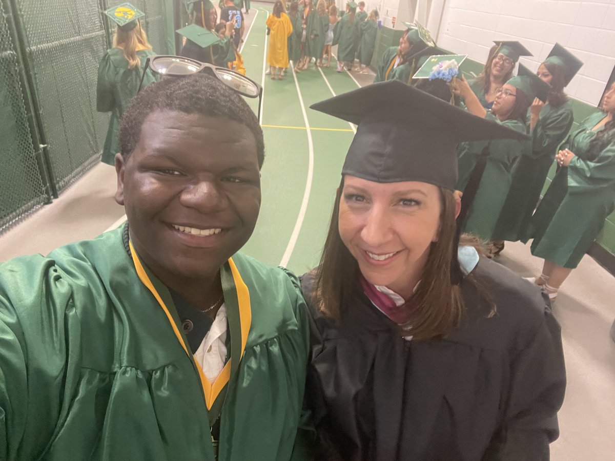 Erin Ludewig tweet media