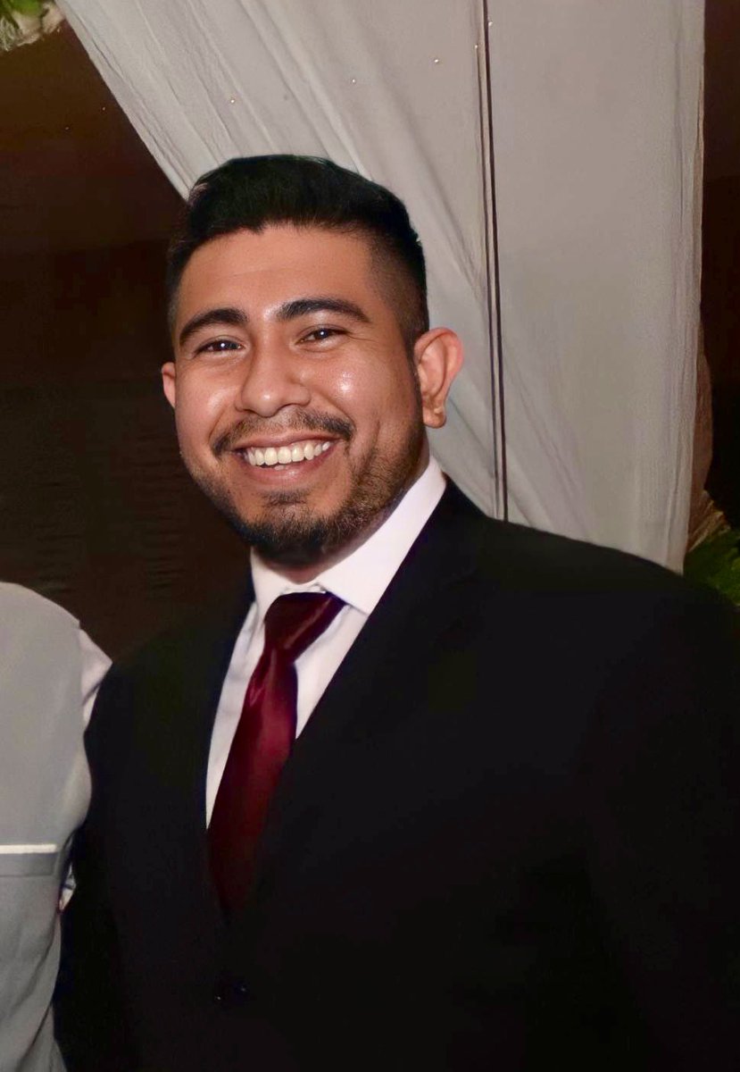 AlainMtzS's tweet photo. Una foto sonriendo bonito, sigan ustedes 🐻 https://t.co/WkzQhitIjN