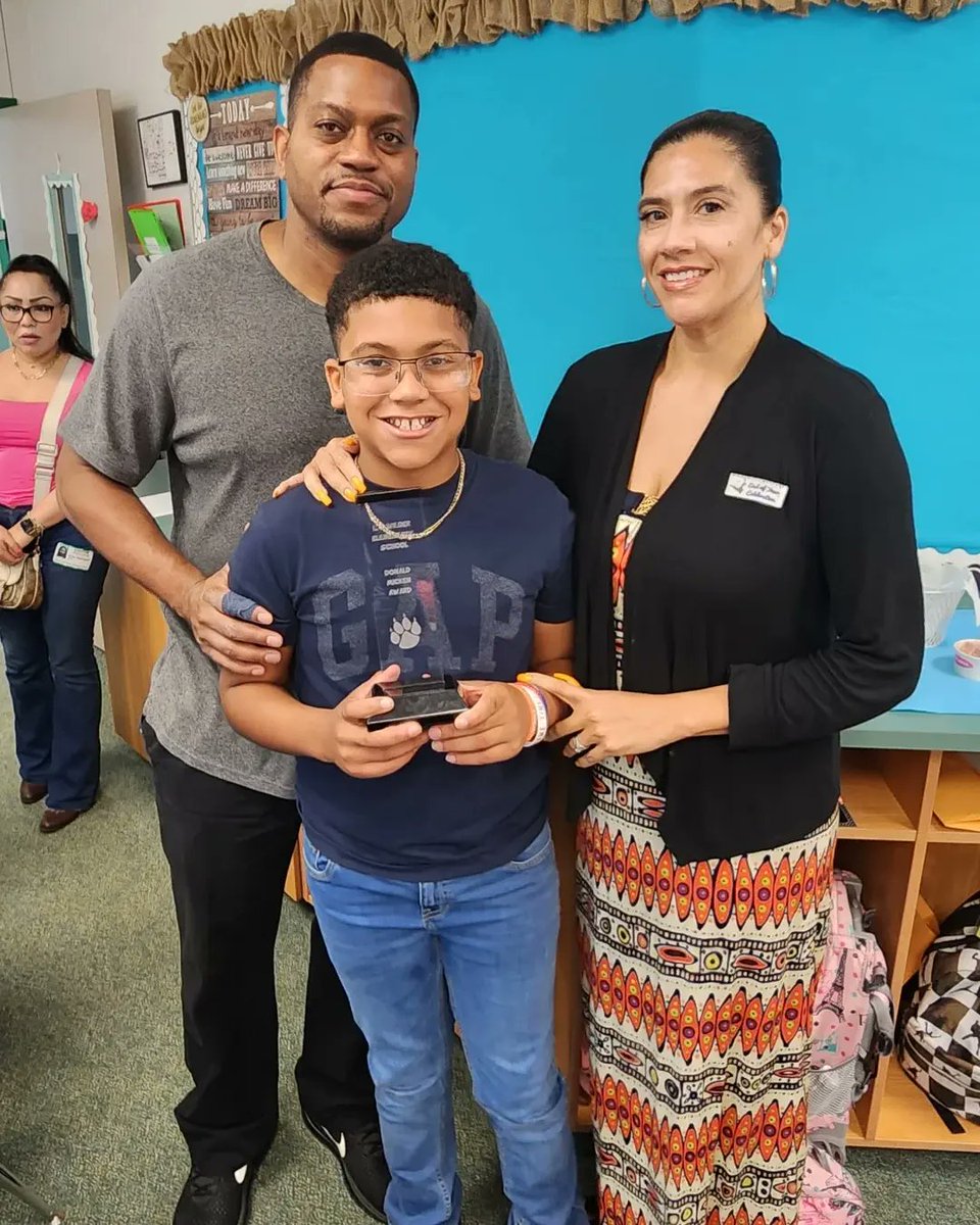 DevansMama's tweet photo. 4th grade award ceremonies. So proud of you and all your accomplishments. @WilderElem @DelrickBrown https://t.co/Cn7PCh216c