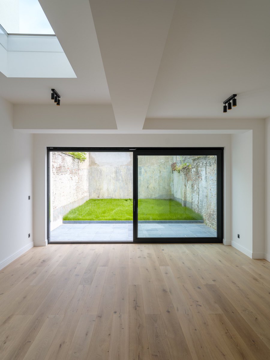 IMMO_CVH's tweet photo. Binnenkort in ons aanbod 🤩
TE KOOP - Instapklare herenwoning met mooie stadstuin gelegen in het #Prinsenhof

Benieuwd? Contacteer nu reeds ons kantoor voor meer informatie: info@immo-cvh.be 

#ImmoCVH #Gent #ExclusiveRealEstate #Immobiliën #LuxeVastgoed #LuxuryEstate https://t.co/CDyHGQMB9w