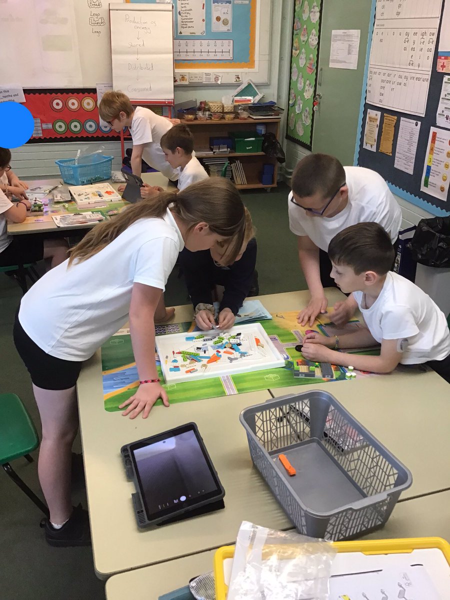 Year 4 Gorillas have had a great start to our Lego coding week. Fantastic team work and great fun. <a href="/BattleHillPS/">Battle Hill Primary</a> <a href="/firstlegoleague/">FIRST LEGO League</a> <a href="/TheIET/">The IET​</a>