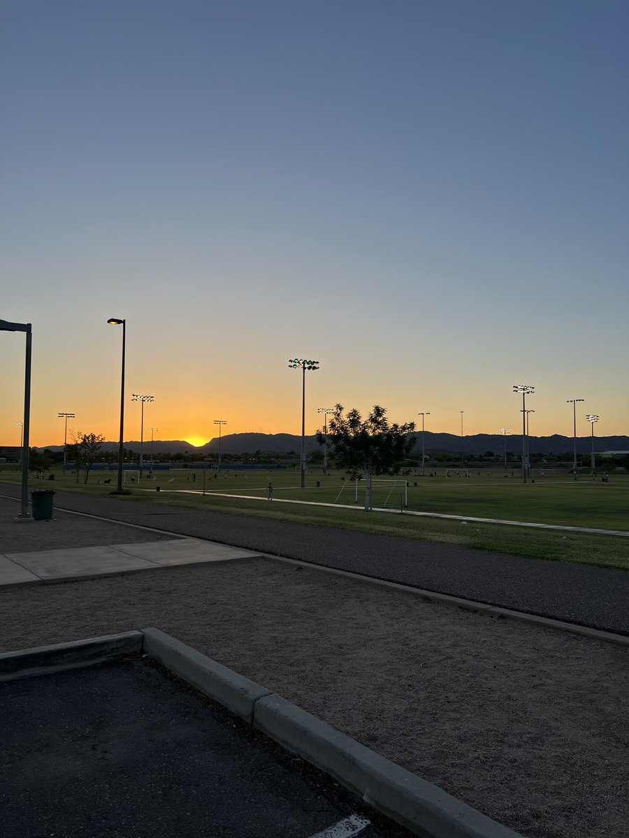 Arizona sunsets will always amaze me 😍 @abc15 @azfamily #Arizona #AZSunset #Ahwatukee #Phoenix #AZ