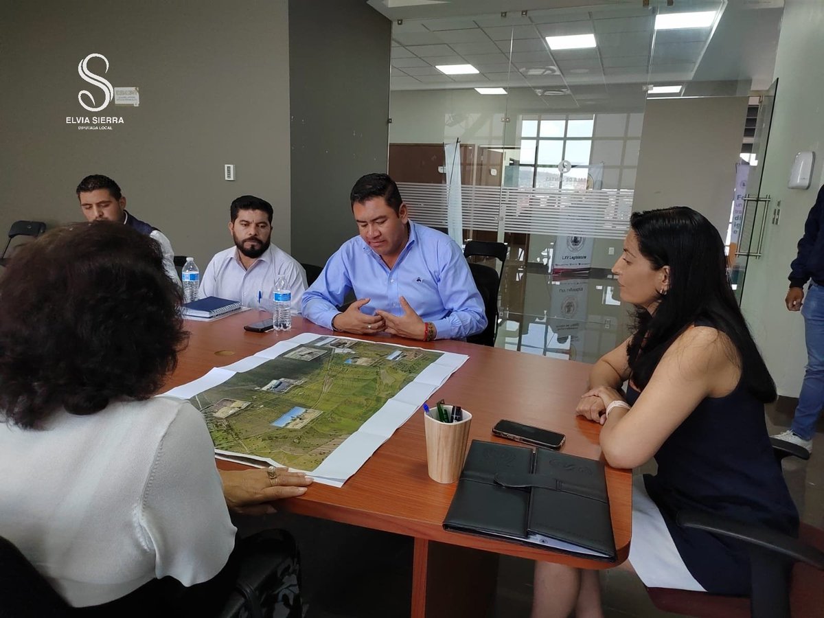 ElviaSierraVite's tweet photo. Junto a la diputada @adeemunooz recibimos en el @CongresoHidalgo al Presidente Municipal de Zempoala, Jesus Hernández Juárez para analizar temas relativos a la preservación del Acueducto del Padre Tembleque.
#LXVLegislaturaHidalgo https://t.co/mX3GKABSBt