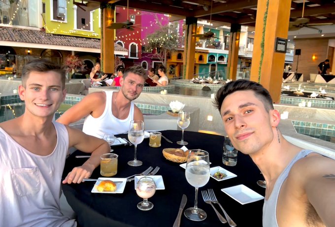 kicking the first night in PV with these boys 🥰 @KaneFoxxx @liamarnoldsxx https://t.co/PhRNRkpRZB<a href="/tag/kylewyncrest"class="tags"><span>#kylewyncrest</span></a>