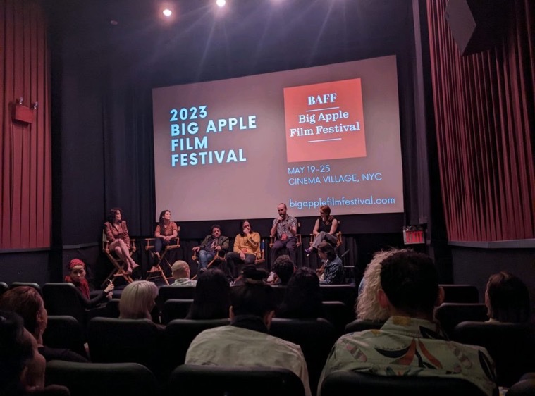 DonDemonzone's tweet photo. Super cool to have my short film Burger Boy screen at the @BigAppleFilm festival. They let me lick the apple https://t.co/kKVX0N1Tdd