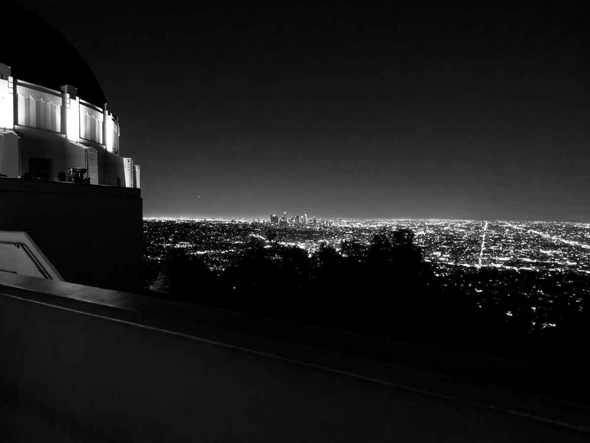 Overlooking the City of Angels from the Griffith Observatory. #photography #cityscape 

Lumix G95
10mm, f/1.7, 1/8 sec , 800