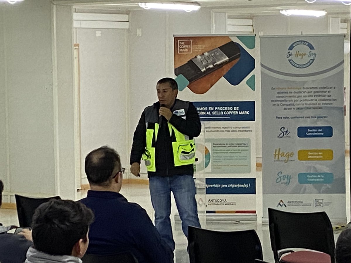 #AHORA termina la impecable exposición de la gestión de la <a href="/fedeminerachile/">Federación Minera</a> dirigida a la asamblea del Sindicato Antucoya realizada en sus faenas para incentivar su afiliación a la supra sindical. Muy buena participación de socios y socias.