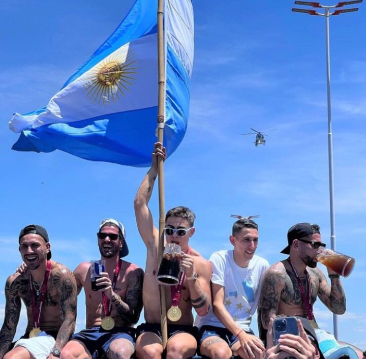 RockAndBall's tweet photo. Coronados de gloria vivamos 🇦🇷

#25DeMayo 
#VivaLaPatria https://t.co/J1s0d5ad5a