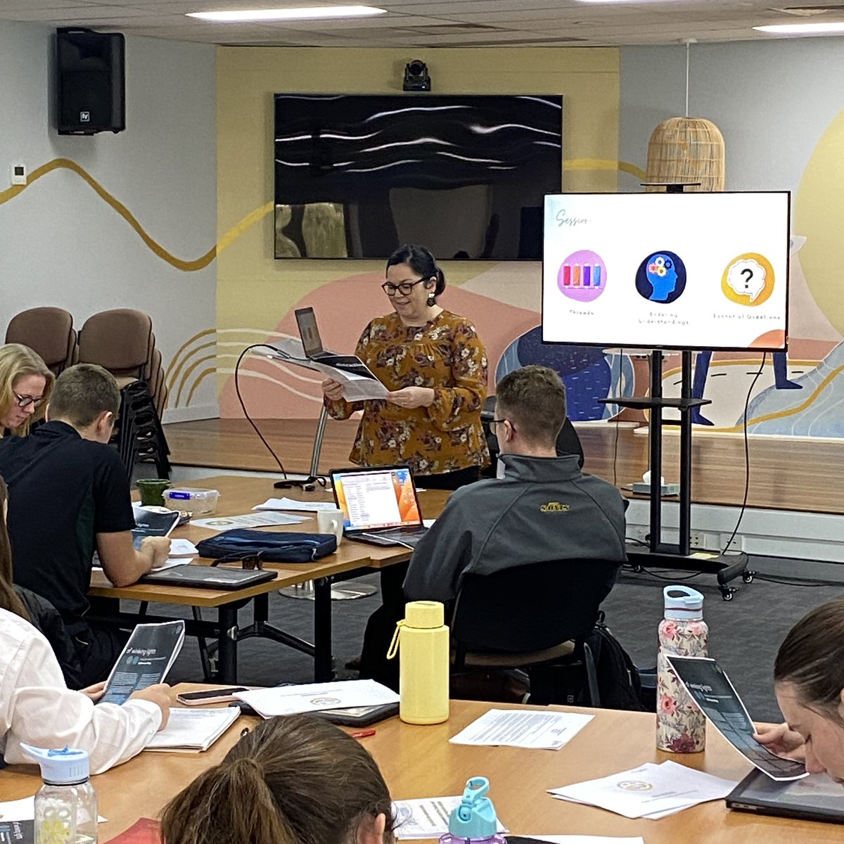 SPCCTeachingSch's tweet photo. Jo Lepointe from @SPCCGosford1 unpacking the Transformation by Design 

🧵 Threads 
🧠 Enduring Understandings 
🙋‍♂️ Essential Questions 

at INSIGHT today https://t.co/oM28zXvrkF