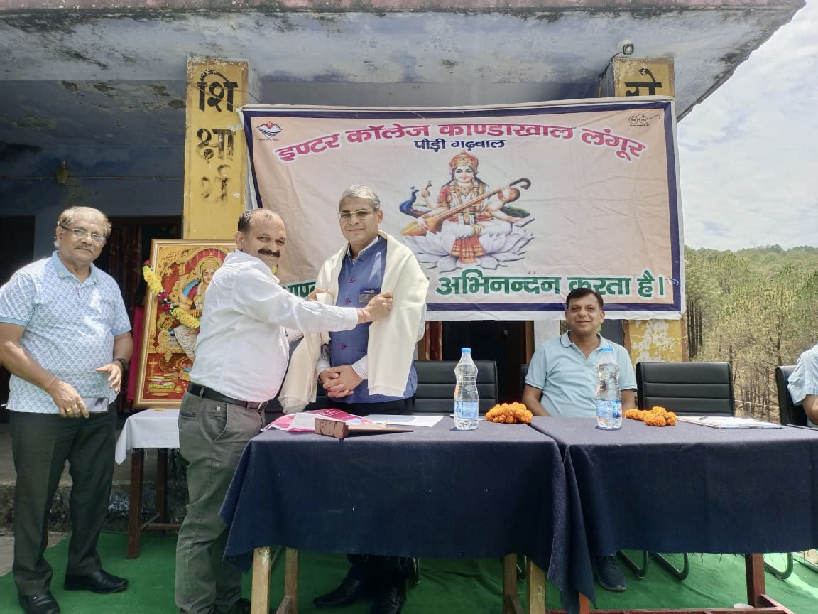 RtnNitin's tweet photo. Inauguration of 3 toilet blocks at Inter College Kandakhal Langur situated in a remote area of Pauri Garhwal

#Rotary #RotaryIndia #RID3100 #PeopleOfAction #BasicEducationAndLiteracy #washrag #Wash #Wins #areaoffocus #hygiene #ToiletBlocks #Garhwal #PauriGarhwal #Kandakhal #Kotdwara