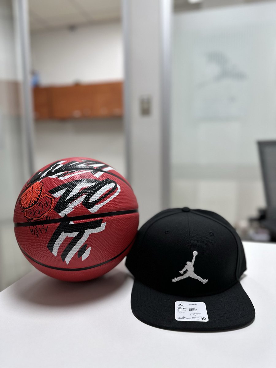¿Cuántos amantes de la #NBA? Sigue a @tdmas_cr, dale RT y participa por este combo Nike