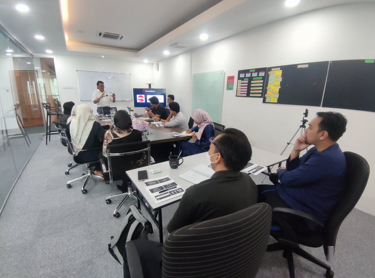 ImanDanialHakim's tweet photo. FULL HOUSE! β¨
Pagi ni kita belajar pasal trademark
Lepas tanyaΒ² tadi, ternyata masih ramai yang KELIRU pasal IP ni
Tapi harini, kita bantu biz owner, marketer, author dll untuk FAHAM yang asas ππ»
#ownyourcreation https://t.co/O5JucPyqDg
