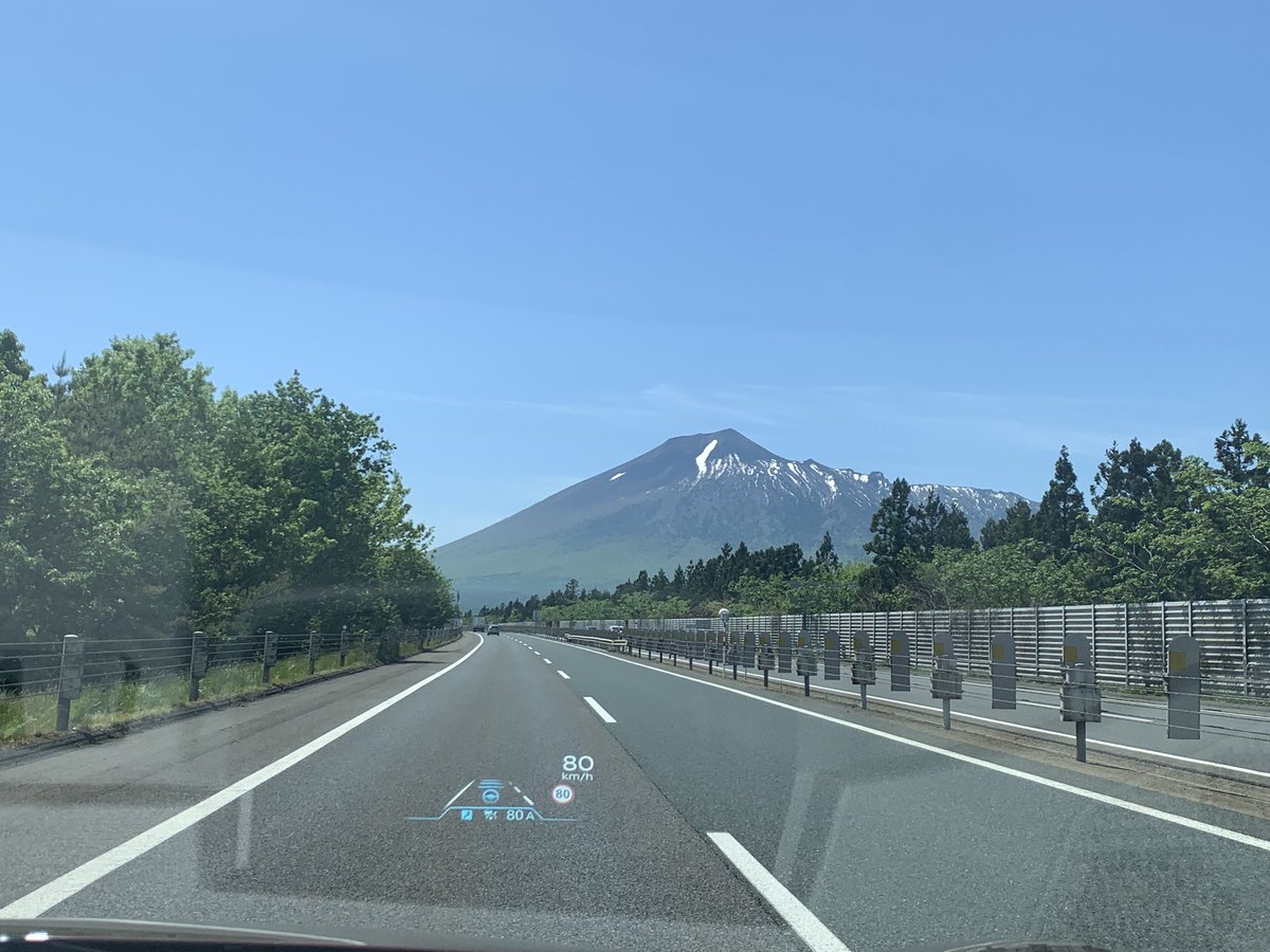 shinya_KANEKO_'s tweet photo. #BEVが醸す風景 #八幡平ドラゴンアイ #鏡沼 #BEVだけど500円支払って環境保全に協力 #松川地熱発電所 #岩手山
#NISSAN #ARIYA #limited #B9e4ORCE
#EVChargeIINAspot
#EVmeter #BellEnergy株式会社 https://t.co/9UZwsC5X0G