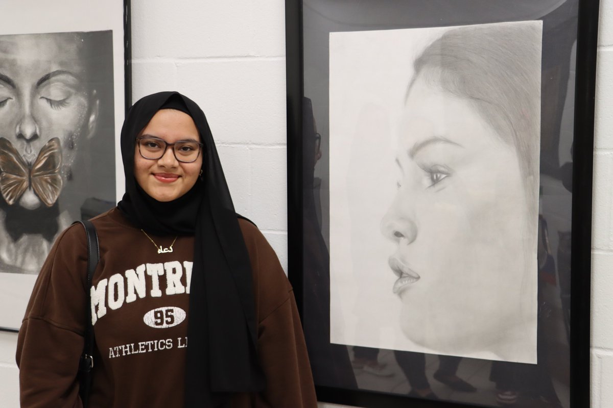 FMPSD's tweet photo. 🎨Miss out on the HIGH FIVE art exhibit today? 

📅Don't worry; it will be on display until June 10th!

📸Here are a few pictures of FMPSD student artists next to their masterpieces that were taken at tonight's opening night event.

@annaleeskinner 
#FMPSD #YMM #RMWB https://t.co/to2o8UHt13