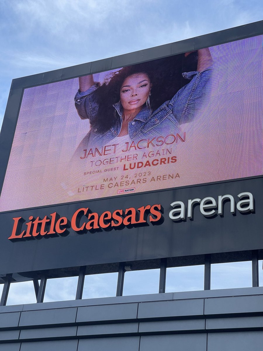 AJohnnise's tweet photo. @JanetJackson killed the game in tonight’s show in Detroit! I was here 33 years ago for her Rhythm Nation show and again tonight for her Together Again tour. It was absolutely amazing! Janet, thank you for sharing so much of yourself, your gifts, and your love with us all! ❤️💪🏾🙏🏾 https://t.co/druuuNgI87